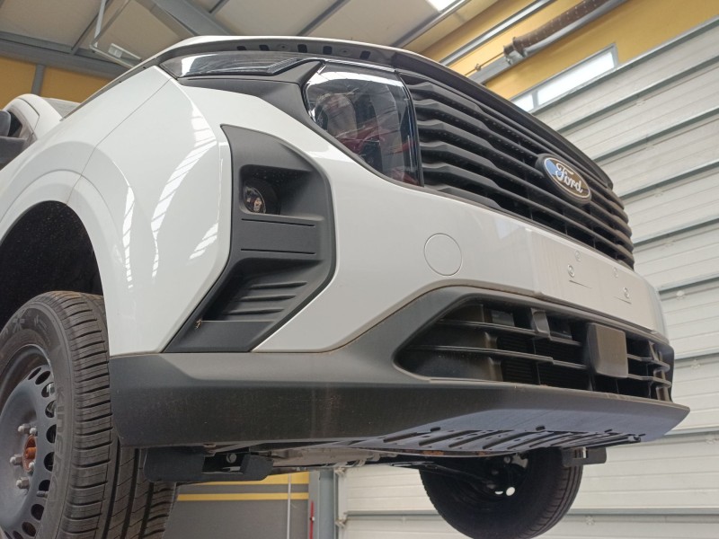 Recambio de paragolpes delantero para ford transit courier referencia OEM IAM   