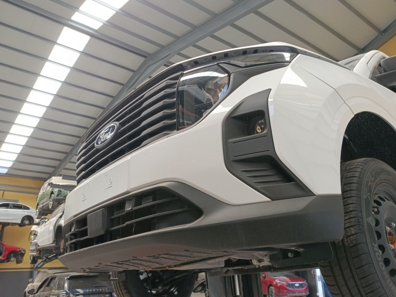 Recambio de paragolpes delantero para ford transit courier referencia OEM IAM   