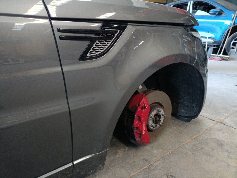 Recambio de aleta delantera derecha para land rover range rover sport ii (l494) 3.0 sdv6 4x4 referencia OEM IAM   