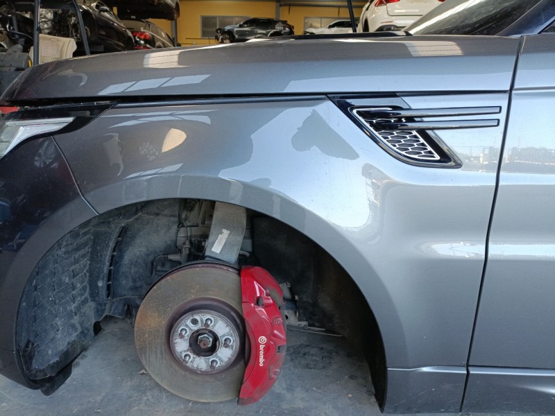 Recambio de aleta delantera izquierda para land rover range rover sport ii (l494) 3.0 sdv6 4x4 referencia OEM IAM   