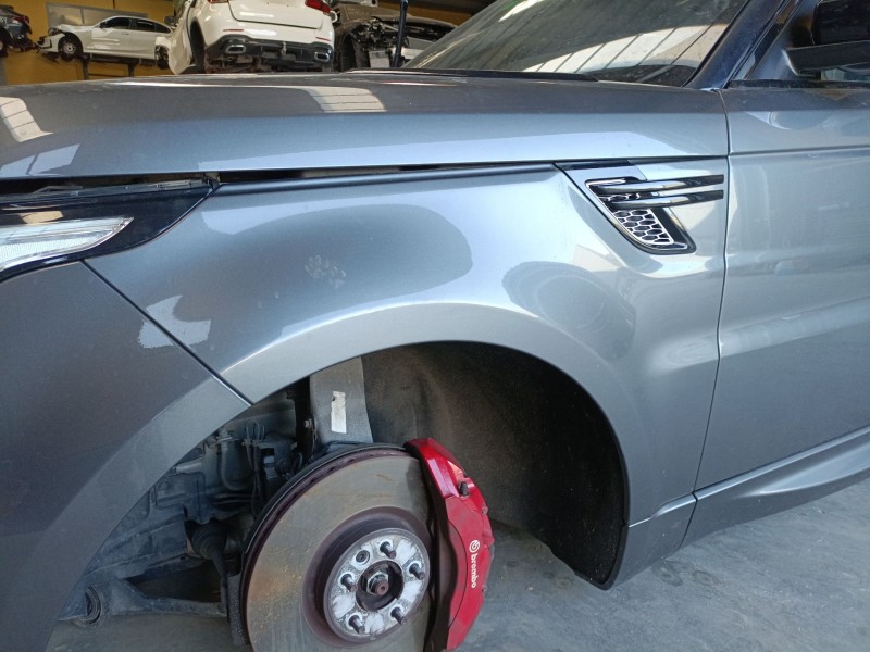Recambio de aleta delantera izquierda para land rover range rover sport ii (l494) 3.0 sdv6 4x4 referencia OEM IAM   