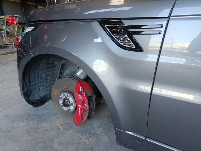 Recambio de aleta delantera izquierda para land rover range rover sport ii (l494) 3.0 sdv6 4x4 referencia OEM IAM   