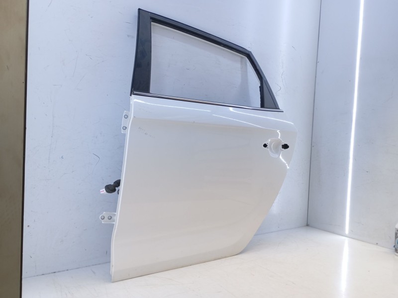Recambio de puerta trasera izquierda para kia carens ( ) drive referencia OEM IAM   