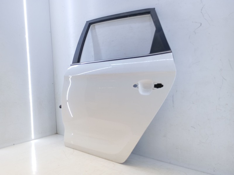 Recambio de puerta trasera izquierda para kia carens ( ) drive referencia OEM IAM   