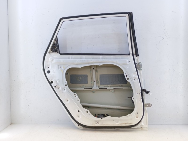 Recambio de puerta trasera izquierda para kia carens ( ) drive referencia OEM IAM   