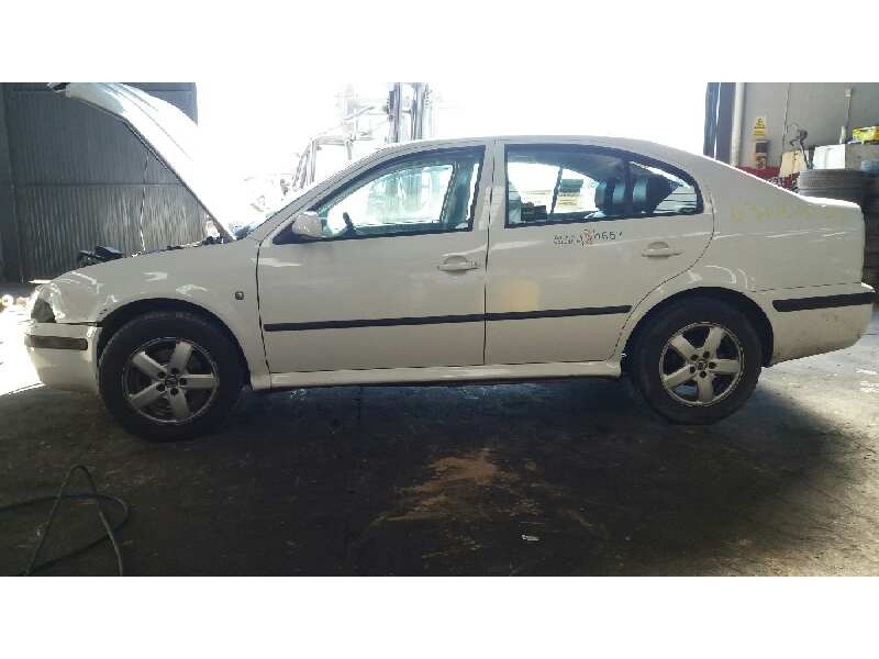 skoda octavia berlina (1u2) del año 2009