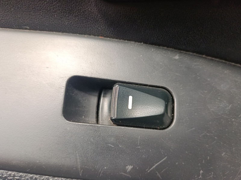 Recambio de mando elevalunas delantero derecho para hyundai ix35 (lm, el, elh) 1.7 crdi referencia OEM IAM   