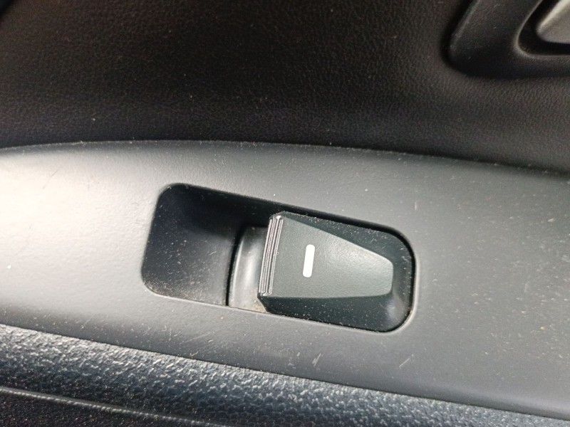 Recambio de mando elevalunas trasero derecho para hyundai ix35 (lm, el, elh) 1.7 crdi referencia OEM IAM   