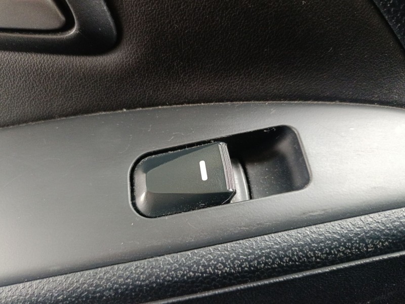 Recambio de mando elevalunas trasero izquierdo para hyundai ix35 (lm, el, elh) 1.7 crdi referencia OEM IAM   