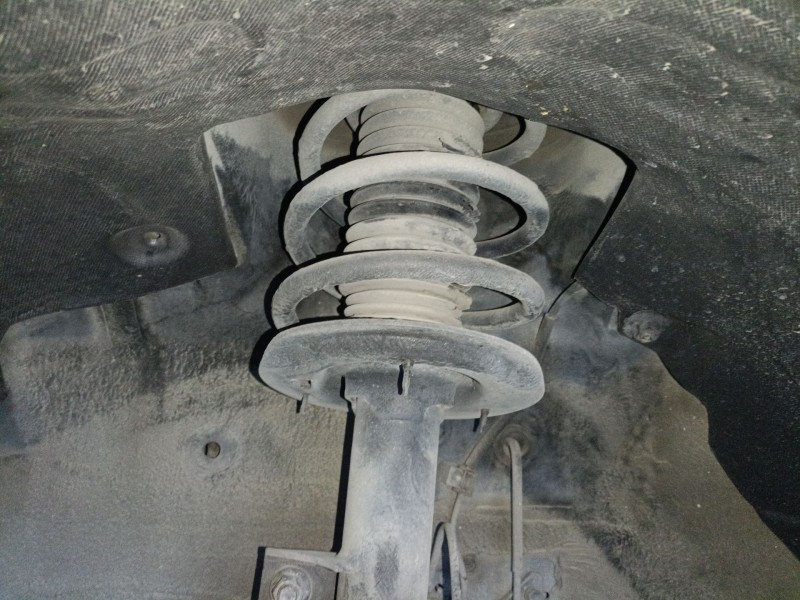 Recambio de amortiguador delantero izquierdo para hyundai ix35 (lm, el, elh) 1.7 crdi referencia OEM IAM   