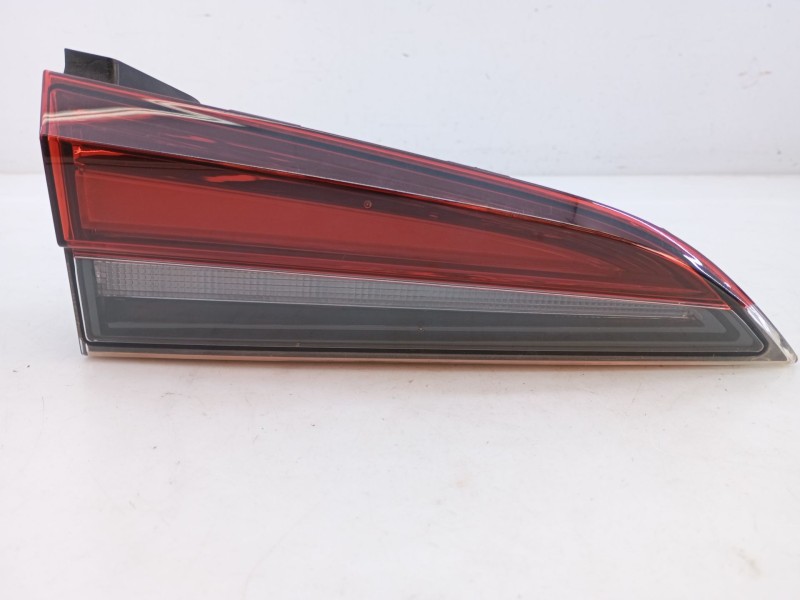 Recambio de piloto trasero izquierdo porton para skoda kamiq (nw4) 1.0 tsi referencia OEM IAM 658945308A  