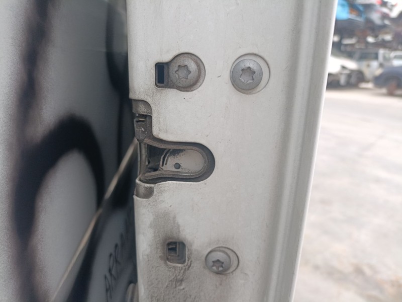 Recambio de cerradura puerta trasera derecha para peugeot boxer furgoneta 2.0 bluehdi 130 referencia OEM IAM   