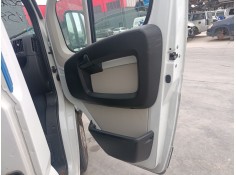 GUARNECIDO PUERTA DELANTERA DERECHA 