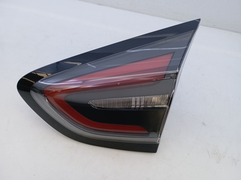 Recambio de piloto trasero derecho porton para ford puma (j2k, cf7) 1.0 ecoboost mhev referencia OEM IAM   