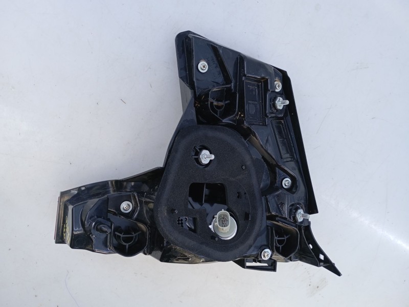 Recambio de piloto trasero derecho porton para toyota c-hr hybrid dynamic referencia OEM IAM   
