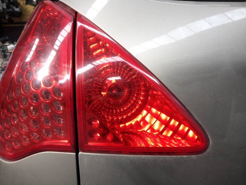 Recambio de piloto trasero izquierdo porton para peugeot 3008 active referencia OEM IAM   