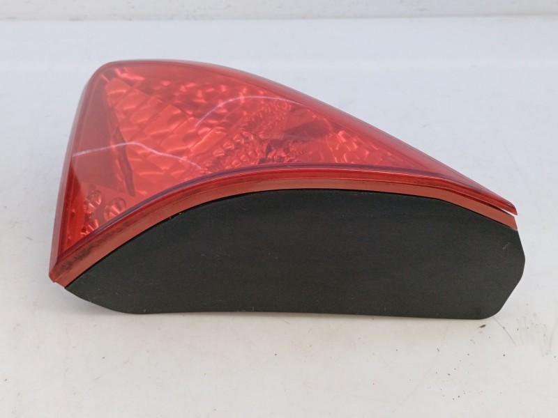Recambio de piloto trasero derecho porton para peugeot 3008 active referencia OEM IAM 9683460980  