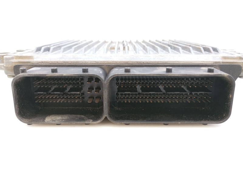 Recambio de centralita motor uce para mercedes-benz referencia OEM IAM A6461500977  