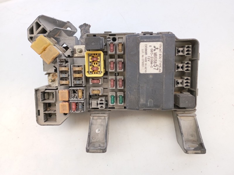 Recambio de caja reles / fusibles para mitsubishi montero (v60/v70) 3.2 di-d gls (3-ptas.) referencia OEM IAM MR515657  