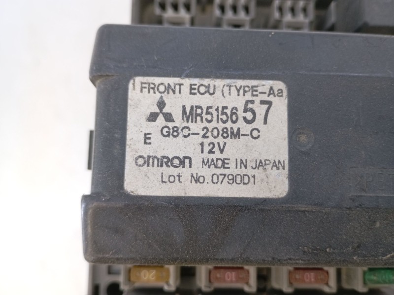 Recambio de caja reles / fusibles para mitsubishi montero (v60/v70) 3.2 di-d gls (3-ptas.) referencia OEM IAM MR515657  