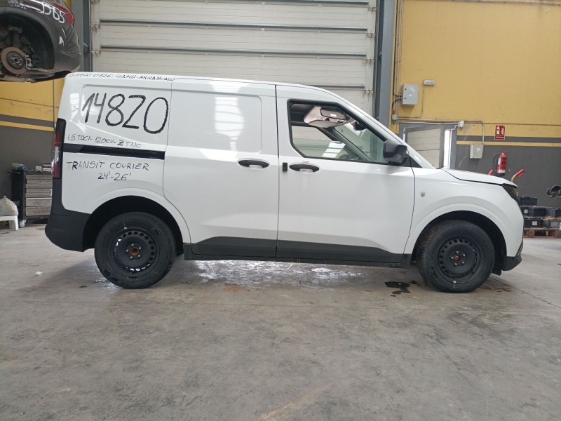 ford transit courier del año 2024
