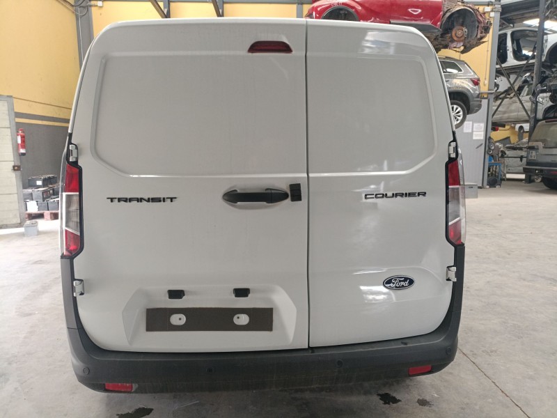 ford transit courier del año 2024