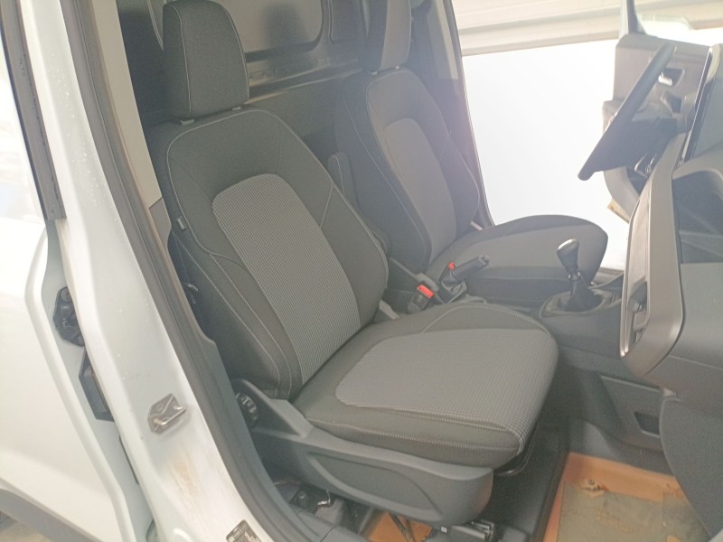 ford transit courier del año 2024