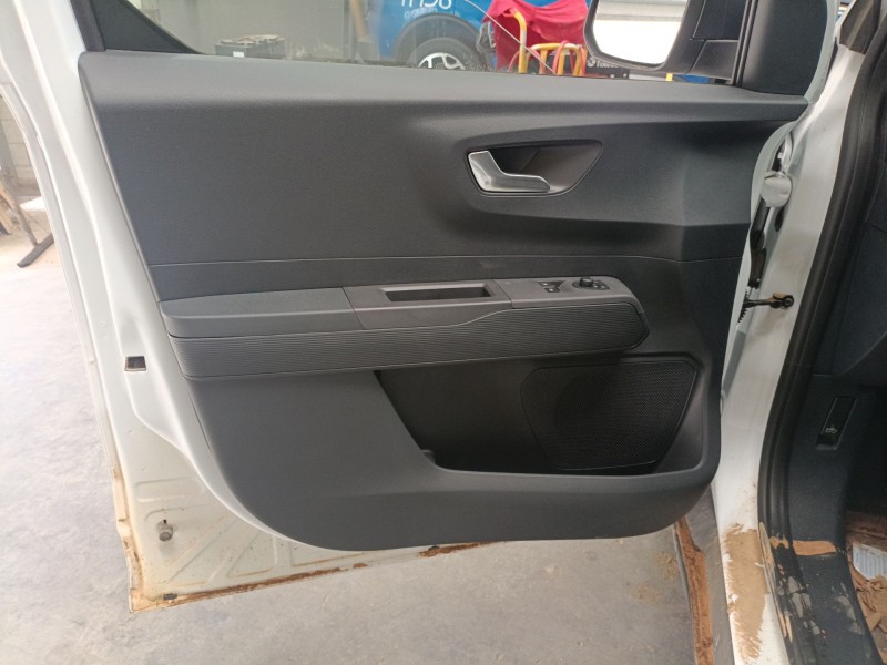 Recambio de guarnecido puerta delantera izquierda para ford transit courier referencia OEM IAM   