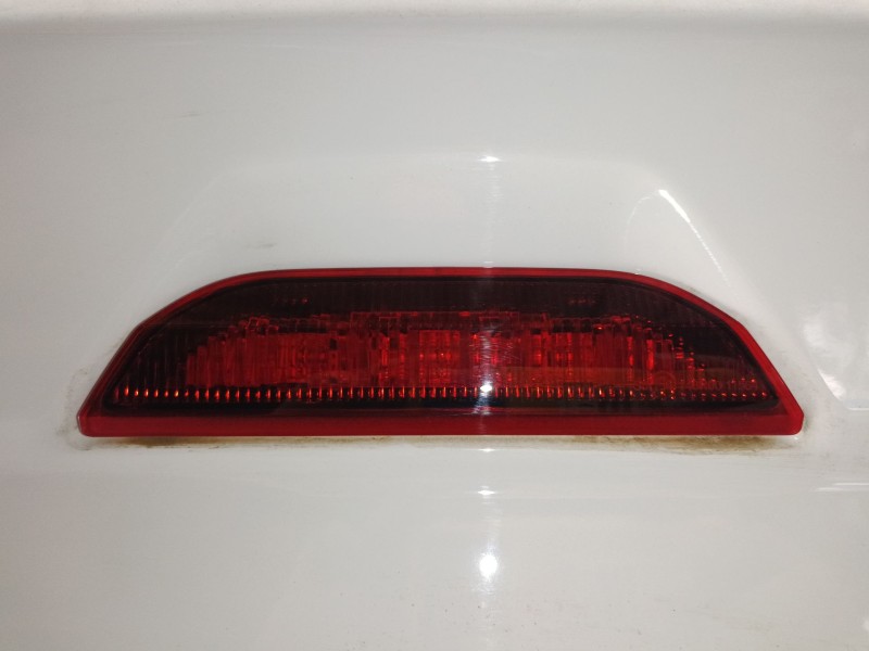 Recambio de luz central de freno para ford transit courier referencia OEM IAM   