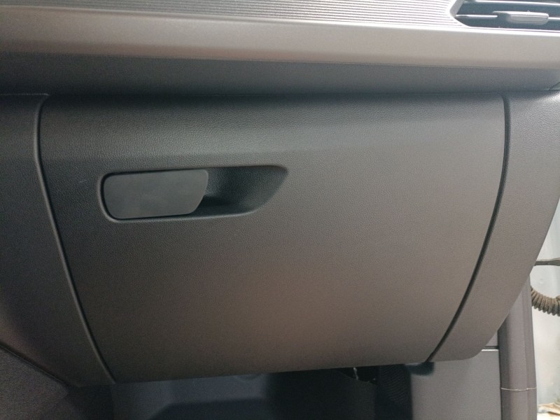 Recambio de guantera para ford transit courier referencia OEM IAM   