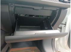 Recambio de guantera para ford transit courier referencia OEM IAM    2