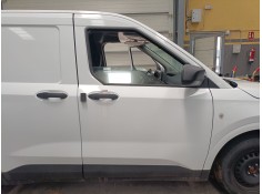 Recambio de puerta delantera derecha para ford transit courier referencia OEM IAM   