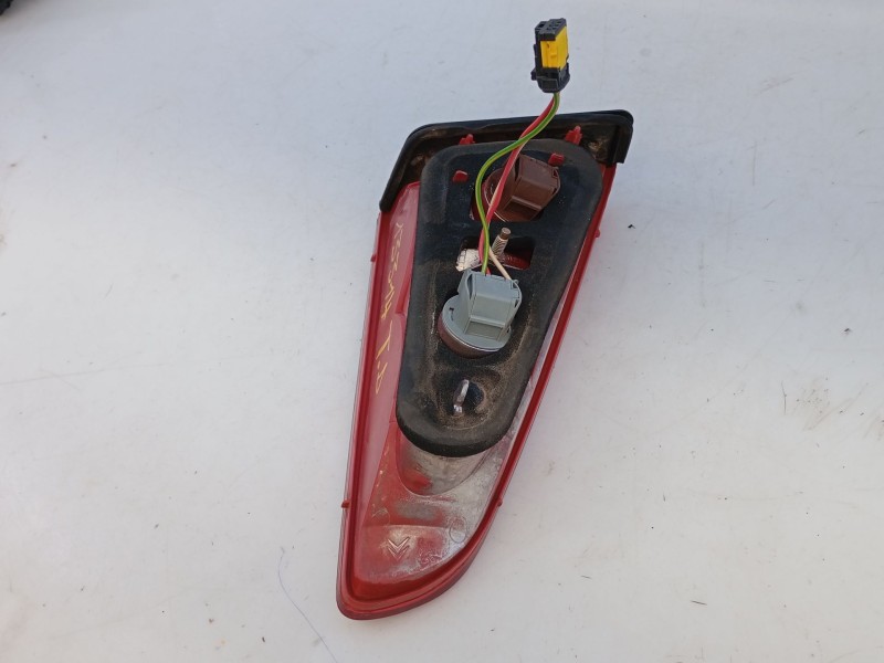 Recambio de piloto trasero derecho porton para peugeot 607 (9d, 9u) 2.2 hdi referencia OEM IAM   E2-B3-13-2
