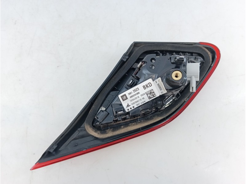 Recambio de piloto trasero izquierdo porton para opel corsa e (x15) 1.4 (08, 68) referencia OEM IAM 39012623  E2-B6-2-2