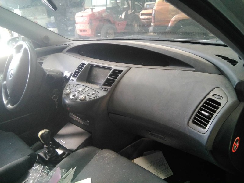 nissan primera berlina (p12) del año 2005