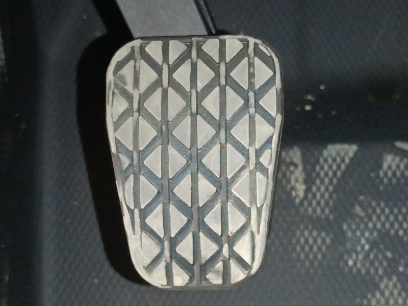 Recambio de pedal embrague para ford transit courier referencia OEM IAM   
