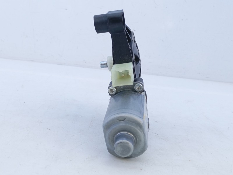 Recambio de motor elevalunas delantero izquierdo para volkswagen golf vii (5g1, bq1, be1, be2) 1.2 tsi referencia OEM IAM 8W0959