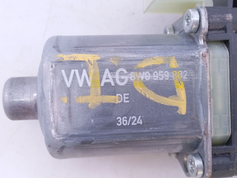 Recambio de motor elevalunas delantero izquierdo para volkswagen golf vii (5g1, bq1, be1, be2) 1.2 tsi referencia OEM IAM 8W0959