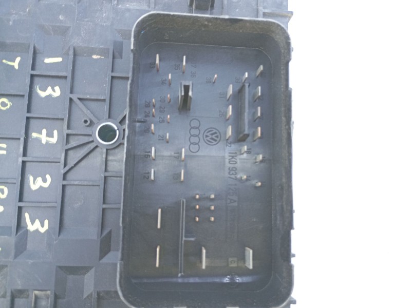Recambio de caja reles / fusibles para volkswagen touran (1t1, 1t2) 2.0 tdi referencia OEM IAM   