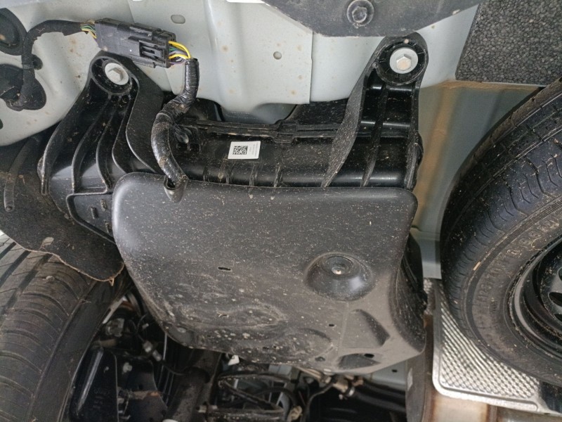 Recambio de adblue para ford transit courier referencia OEM IAM R2X65J228AD  