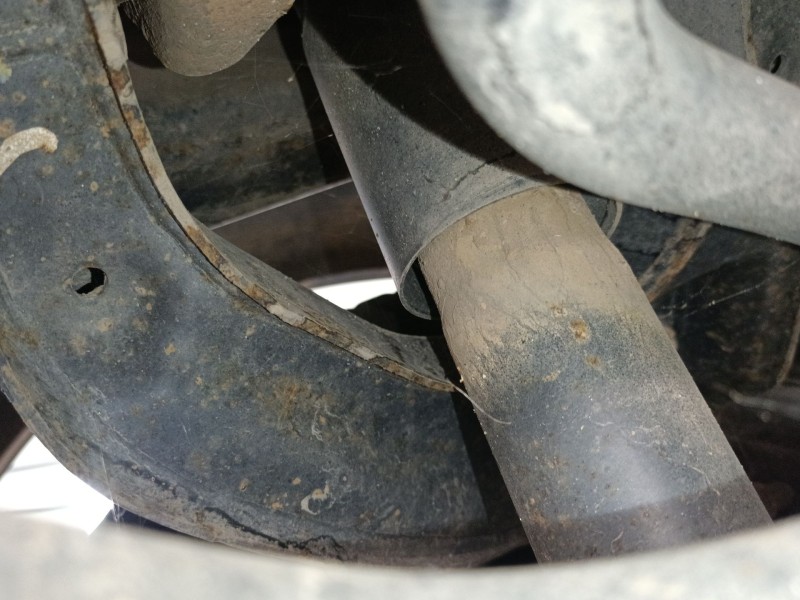 Recambio de amortiguador trasero derecho para nissan pathfinder iii (r51) 2.5 dci 4wd referencia OEM IAM   