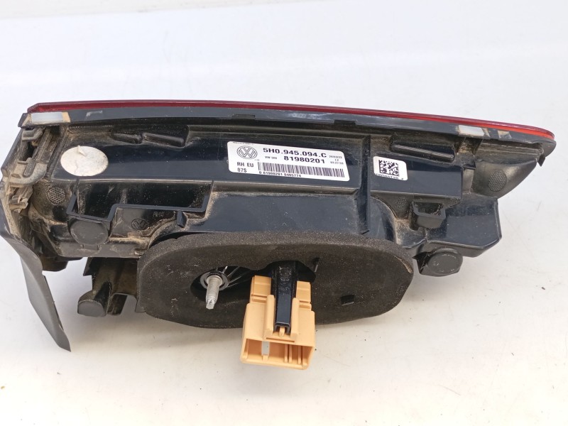 Recambio de piloto trasero derecho porton para volkswagen golf viii (cd1, da1) 1.0 tsi referencia OEM IAM 5H0945094C  