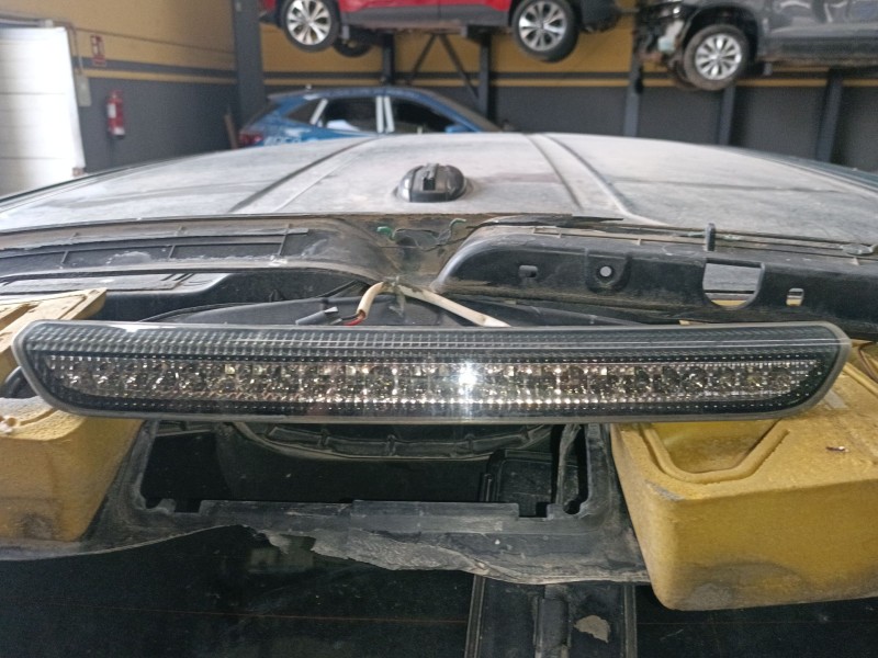 Recambio de luz central de freno para land rover range rover evoque (l538) 2.2 d 4x4 referencia OEM IAM BJ3213A613A  