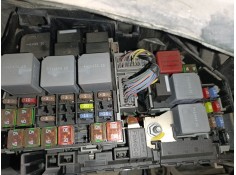 CAJA RELES / FUSIBLES 