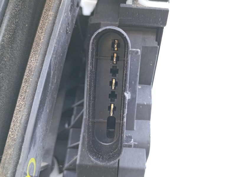 Recambio de cerradura puerta trasera derecha para ford focus iii turnier 1.5 tdci referencia OEM IAM   