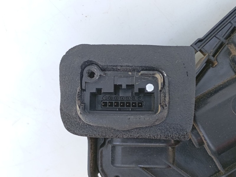 Recambio de cerradura puerta trasera izquierda para volkswagen polo (6r1) trend referencia OEM IAM 5K4839015F  E1-B2