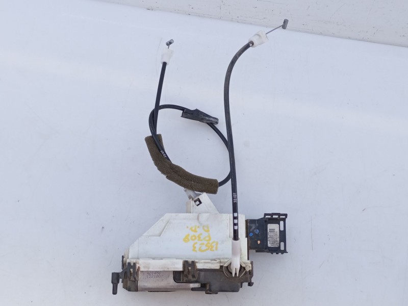Recambio de cerradura puerta delantera derecha para peugeot 308 i (4a_, 4c_) 1.6 hdi referencia OEM IAM 567147  E1-A4