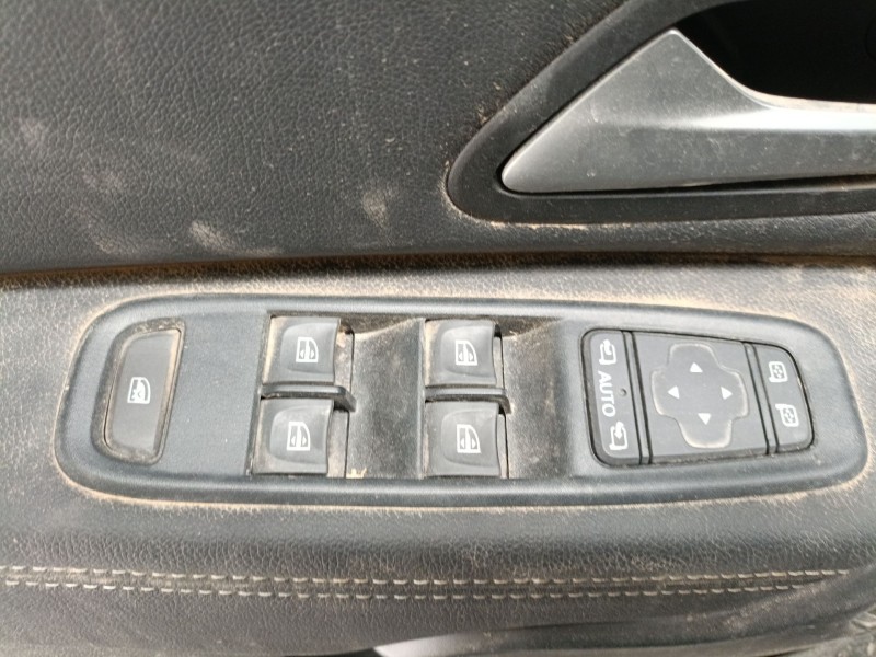 Recambio de mando elevalunas delantero izquierdo para dacia duster (hm_) 1.3 tce 130 (hmmf) referencia OEM IAM   