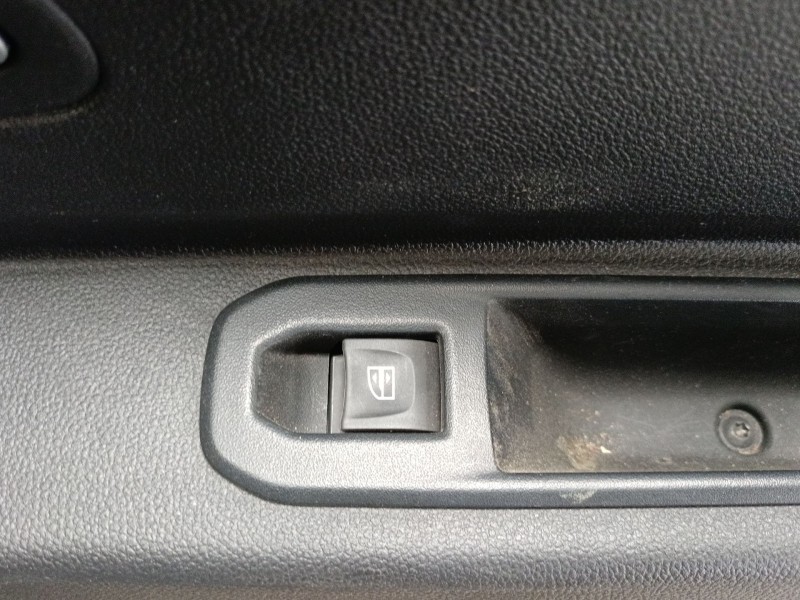 Recambio de mando elevalunas trasero derecho para dacia duster (hm_) 1.3 tce 130 (hmmf) referencia OEM IAM   