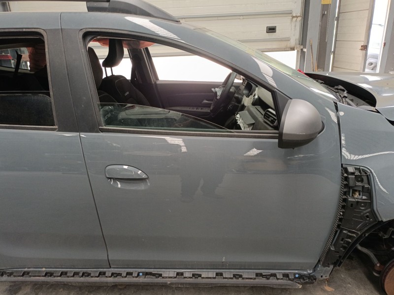 Recambio de puerta delantera derecha para dacia duster (hm_) 1.3 tce 130 (hmmf) referencia OEM IAM   
